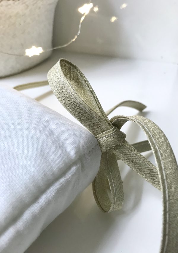 Tour De Lit Blanc A Petit Pois Dores Atelier Coco Vanille