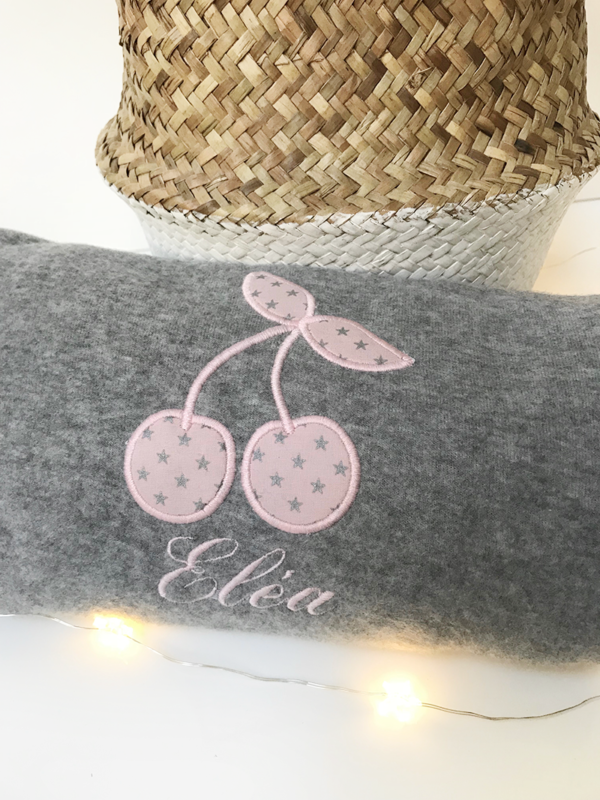 atelier couture lyon, cadeau enfant lyon, coussin lyon, décoration lyon, boutique deco lyon, baby shower lyon, magasin enfant lyon, cadeau personnalisé lyon, magasin pour bébé lyon, idée cadeau lyon, couturière lyon, idée cadeau originale lyon, magasin de décoration lyon, dragées lyon, magasin deco lyon, atelier lyon, boutique coco vanille, coussin lyon, broderie lyon, magasin bébé lyon