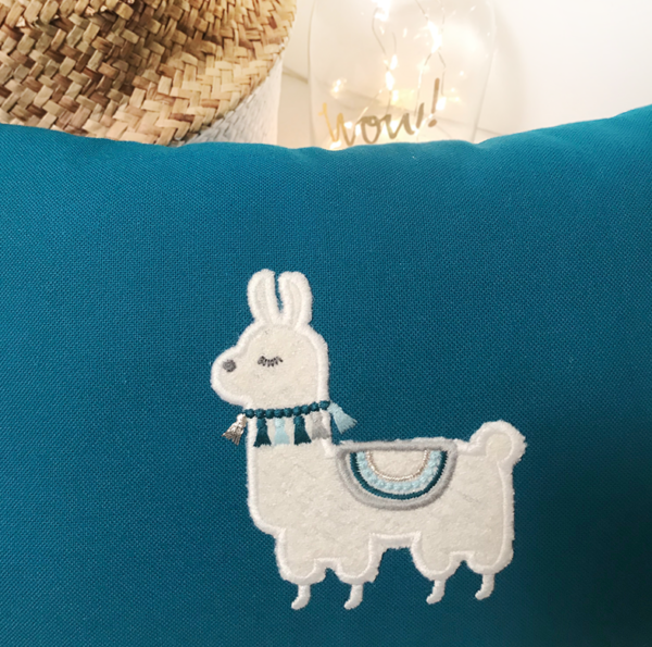 atelier couture lyon, cadeau enfant lyon, coussin lyon, décoration lyon, boutique deco lyon, baby shower lyon, magasin enfant lyon, cadeau personnalisé lyon, magasin pour bébé lyon, idée cadeau lyon, couturière lyon, idée cadeau originale lyon, magasin de décoration lyon, dragées lyon, magasin deco lyon, atelier lyon, boutique coco vanille, coussin lyon, broderie lyon, magasin bébé lyon